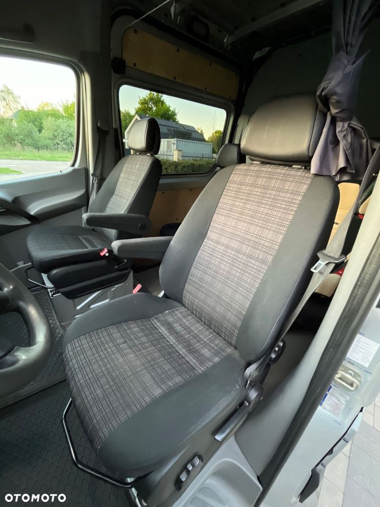Mercedes-Benz SPRINTER - 16