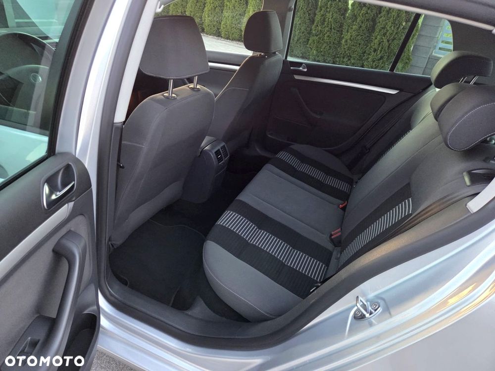 Volkswagen Golf - 20