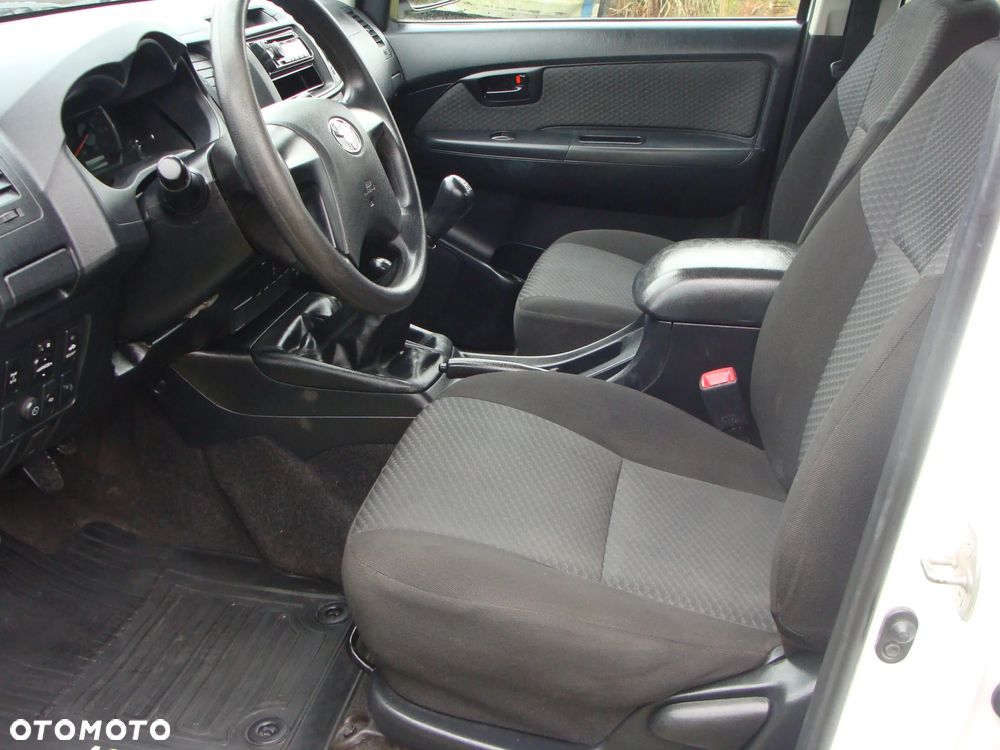 Toyota Hilux 2.5 D-4D DLX - 16