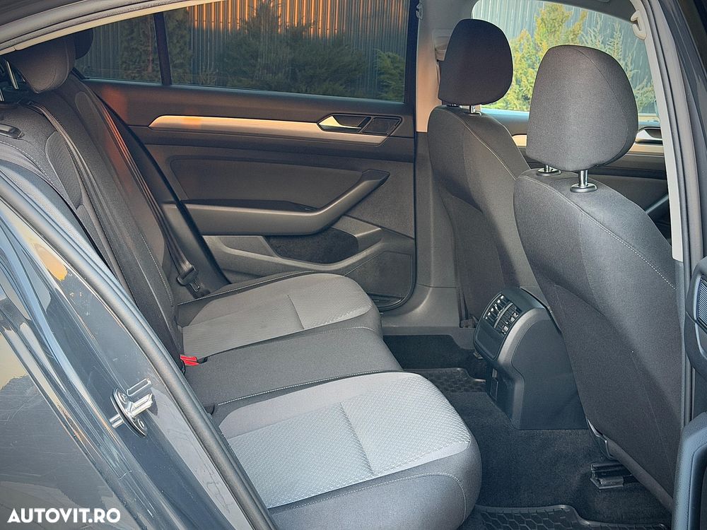 Volkswagen Passat 2.0 TDI SCR DSG Elegance - 8