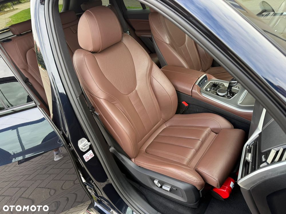 BMW X5 xDrive40i mHEV - 12