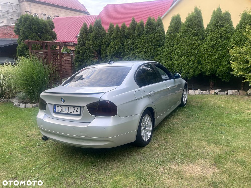 BMW Seria 3 318d - 4