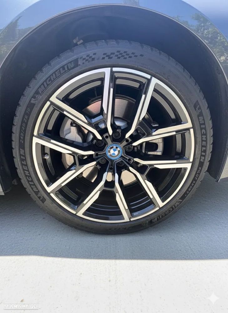 BMW i4 eDrive40 Pack Desportivo M - 13