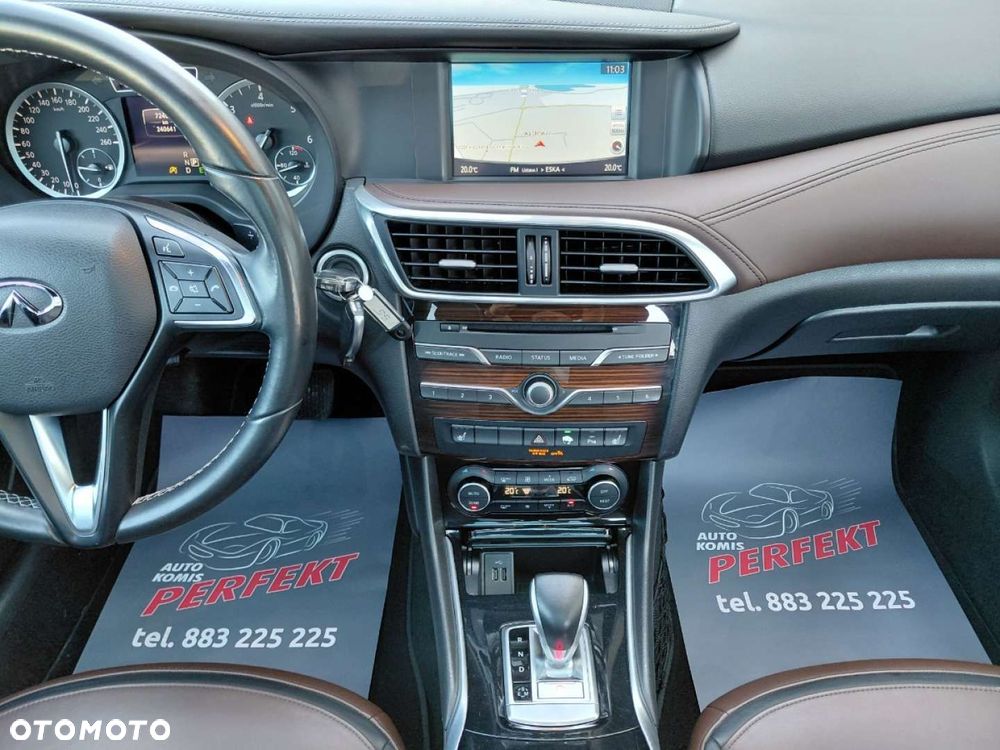 Infiniti Q30 - 21