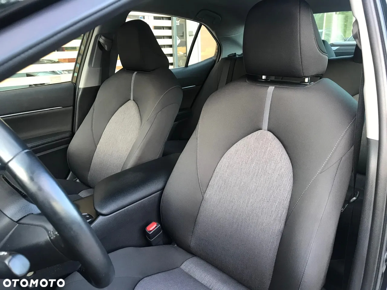 Toyota Camry 2.5 Hybrid Comfort CVT - 31