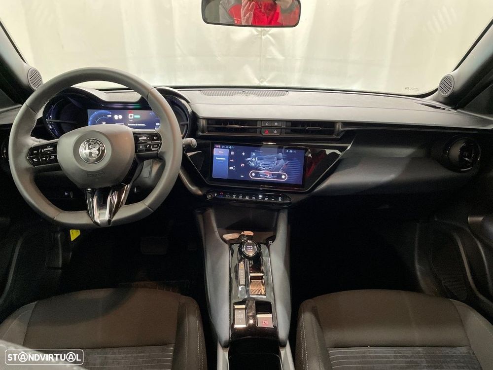 Alfa Romeo Junior 54 kWh Intensa - 9