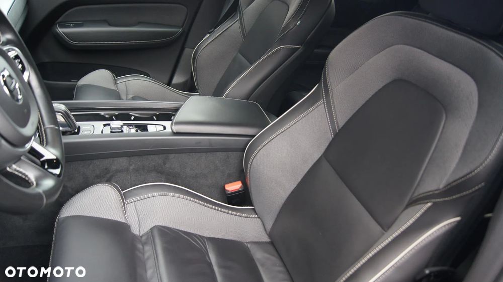 Volvo XC 60 D4 AWD R-Design - 11