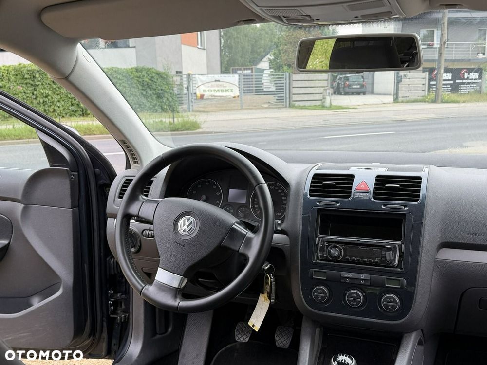 Volkswagen Golf - 20