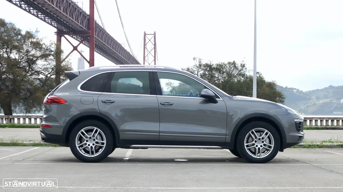 Porsche Cayenne S - 5