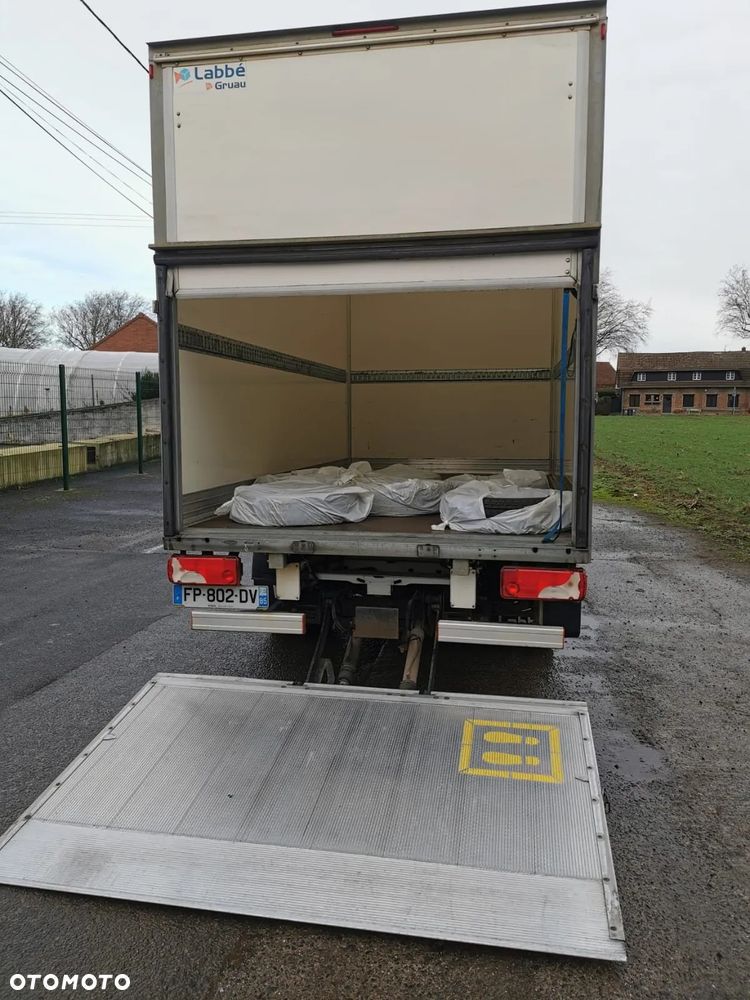 Mercedes-Benz Sprinter - 5