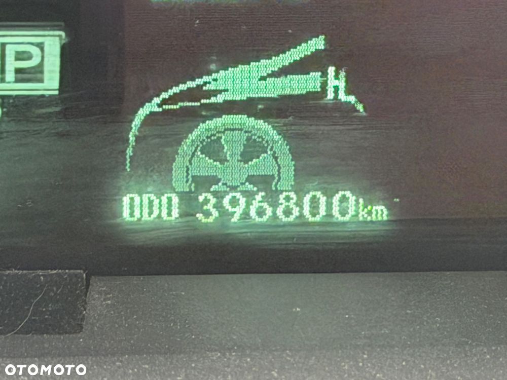 Toyota Prius (Hybrid) Executive - 25