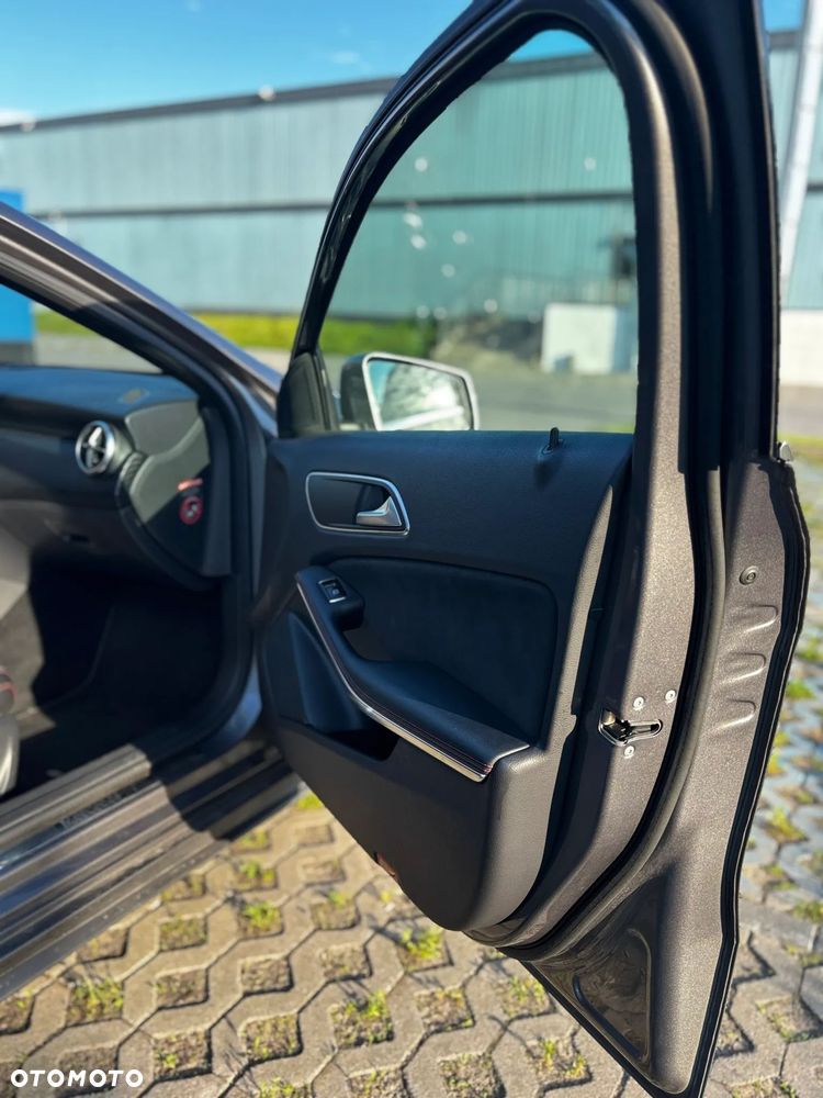 Mercedes-Benz Klasa A 180 CDI AMG Line - 18