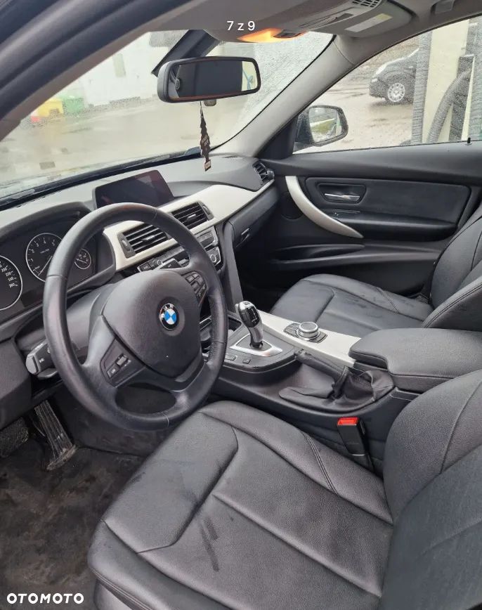 BMW Seria 3 318i Advantage - 4