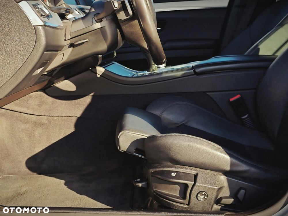 BMW Seria 5 525d - 17