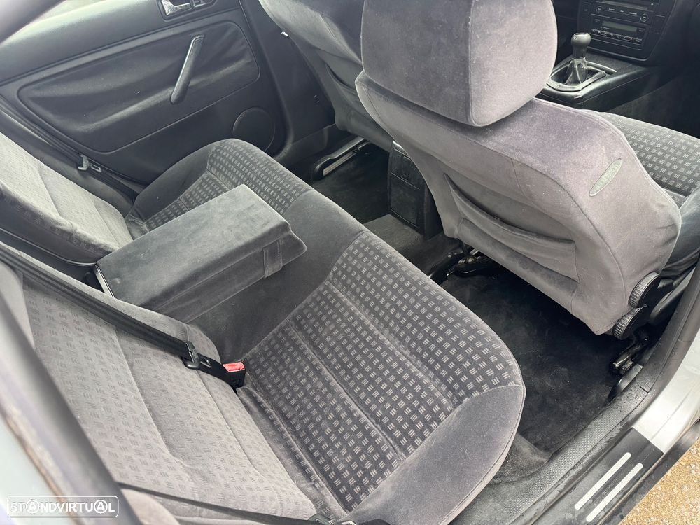 VW Passat 1.9 TDi Trendline EC - 20