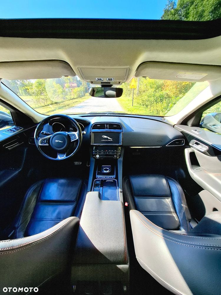 Jaguar F-Pace 20d AWD Prestige - 22
