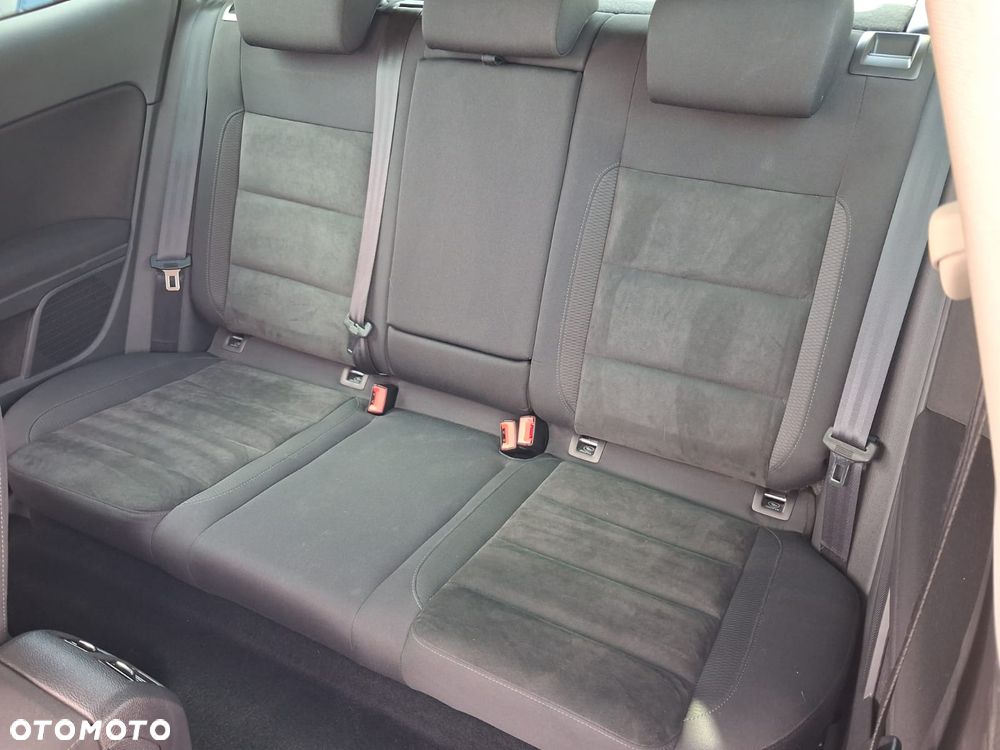 Volkswagen Golf 2.0 TDI DPF Highline - 5