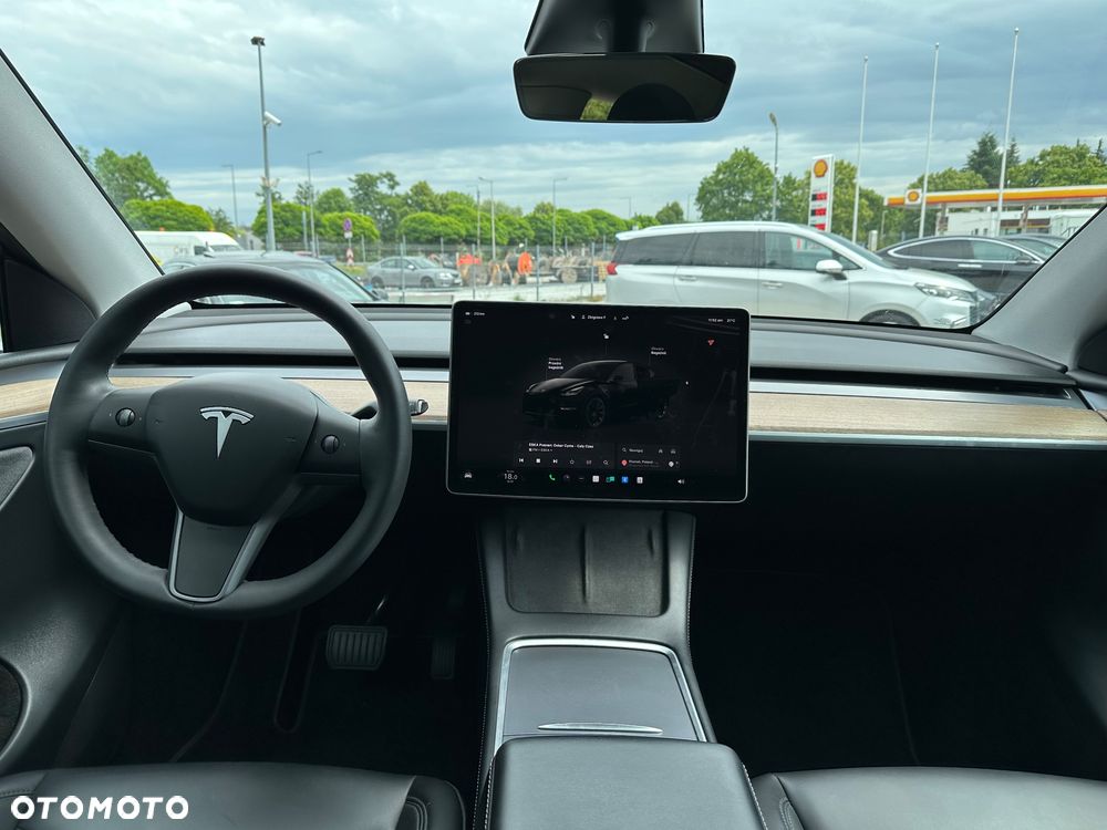 Tesla Model Y RWD - 16