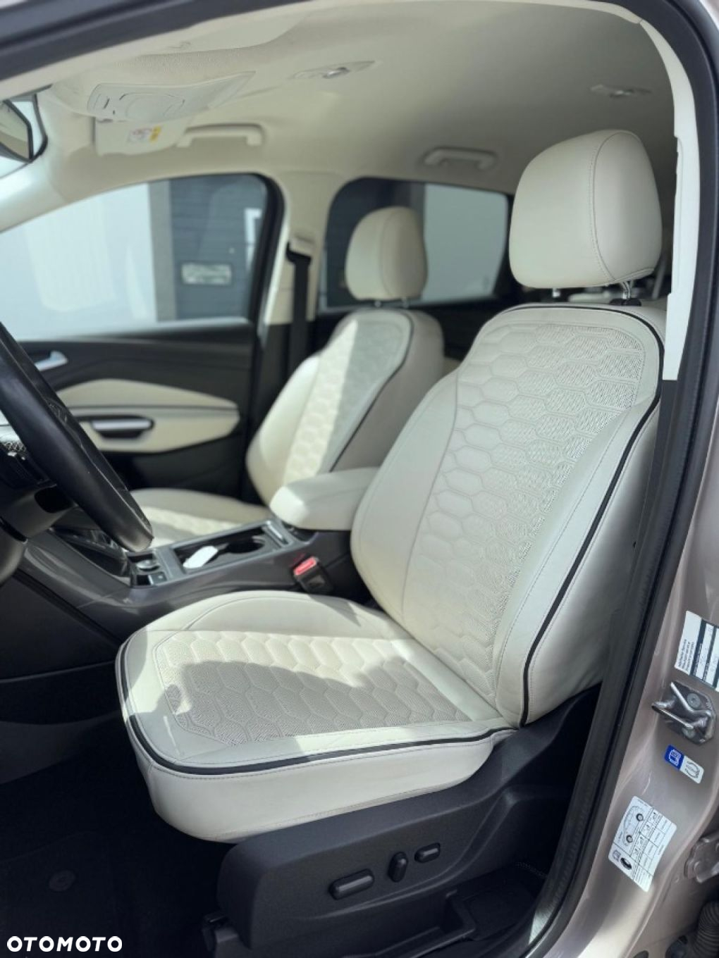 Ford Kuga - 21