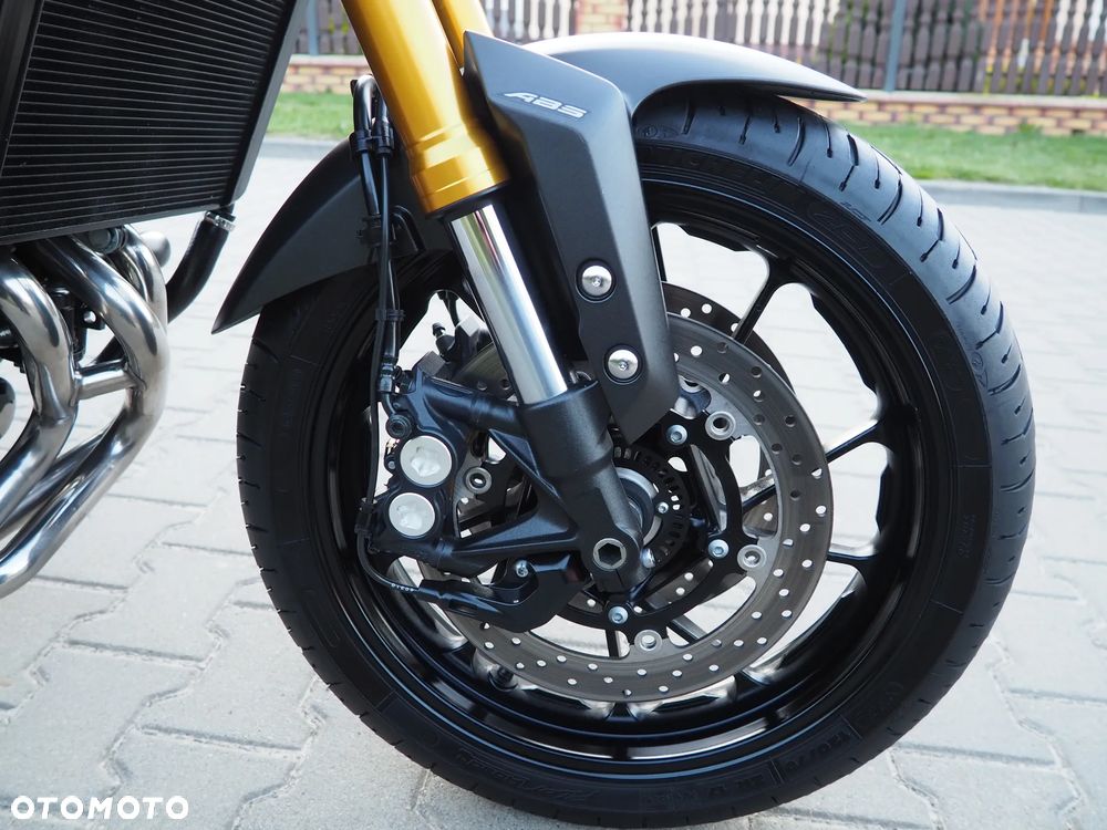 Yamaha MT - 28