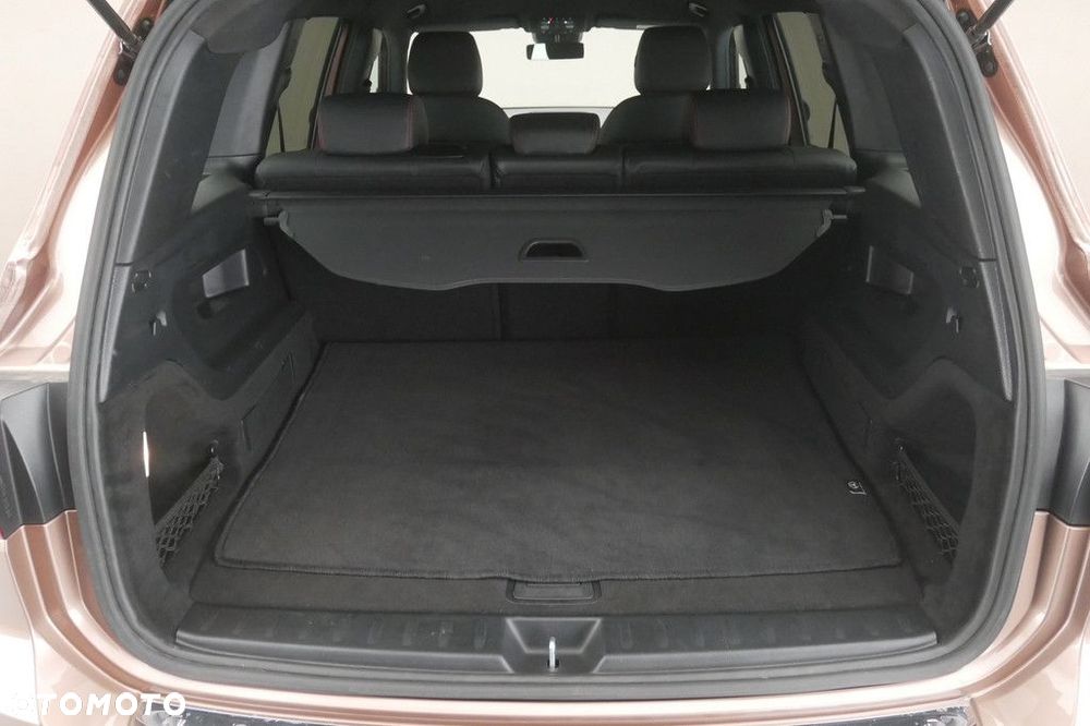 Mercedes-Benz GLB - 16