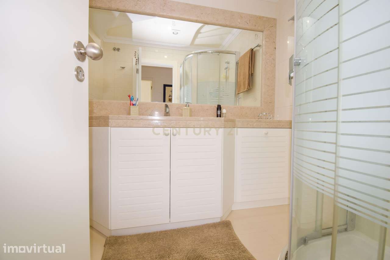 Apartamento T2 para arrendamento no centro histórico de Sesimbra - Grande imagem: 5/12