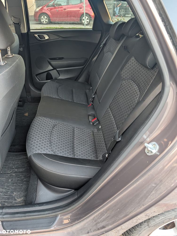 Kia Ceed - 6