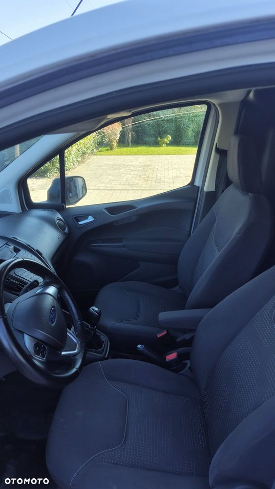 Ford Transit Courier - 6