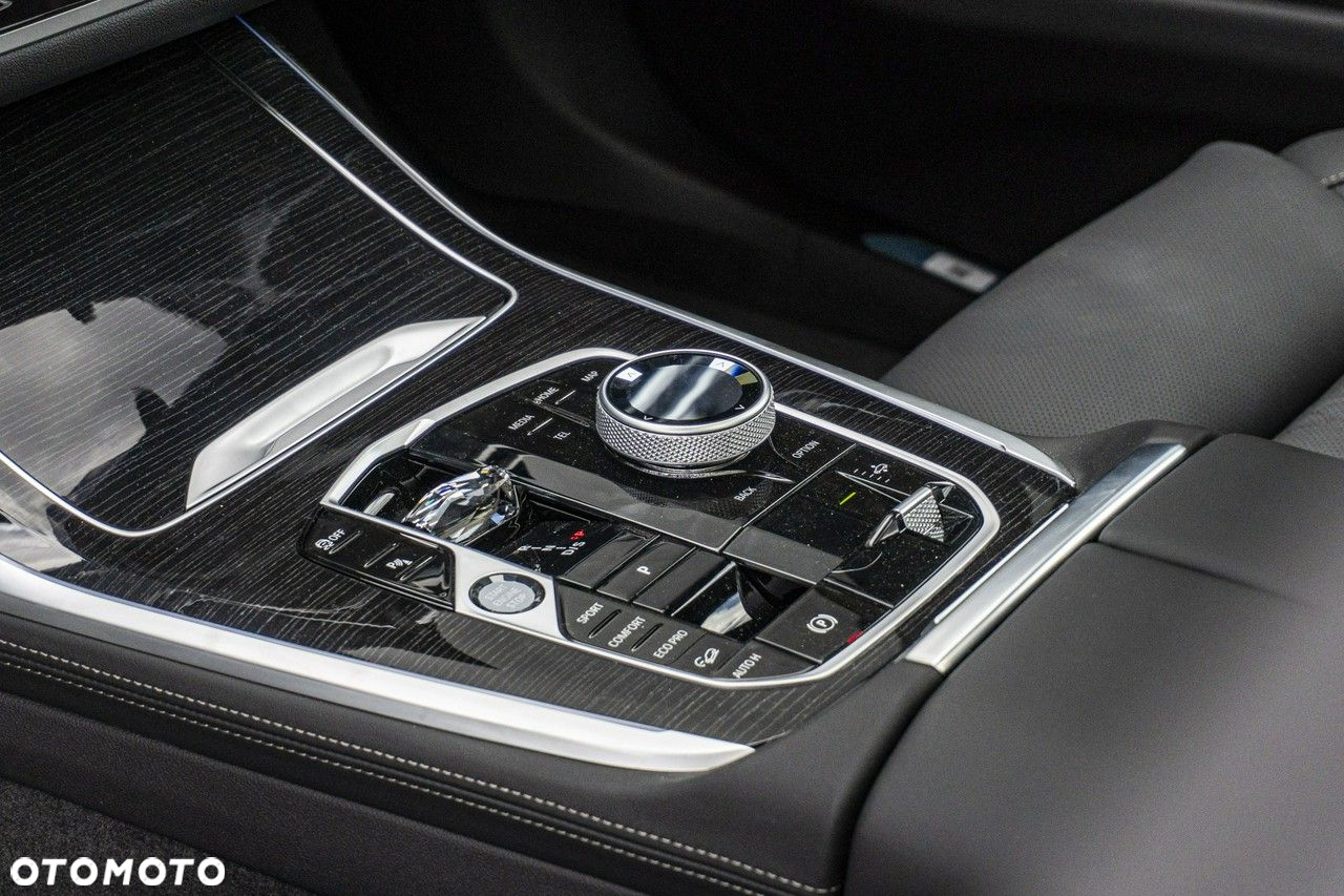BMW X7 - 15