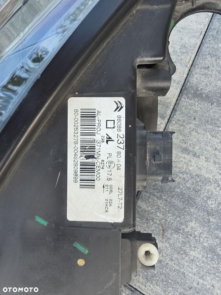 CITROEN C4 II 2 DS4 LIFT Lampa prawa przód Zwykła H7 98086237 - 9