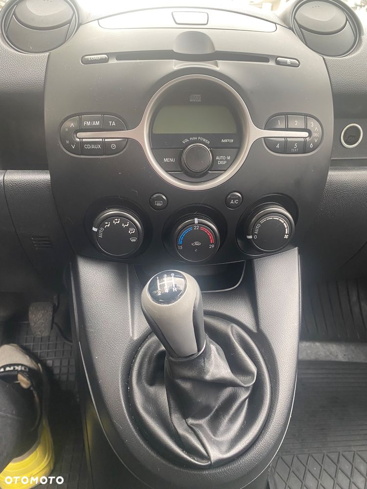 Mazda 2 - 8