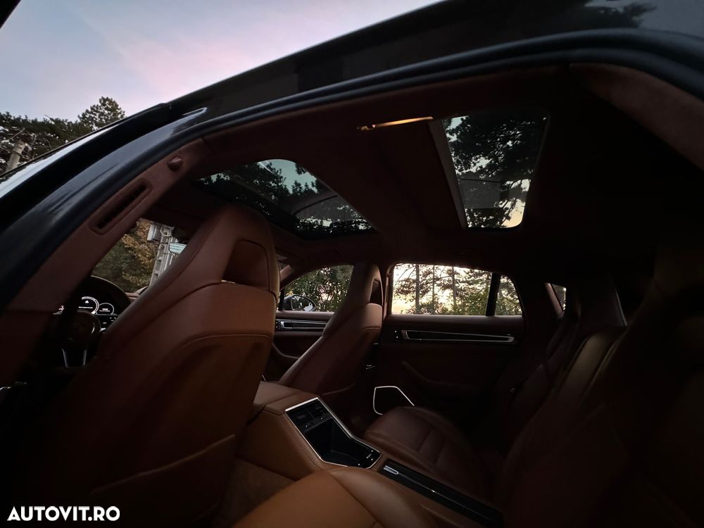 Porsche Panamera 4 E-Hybrid - 11