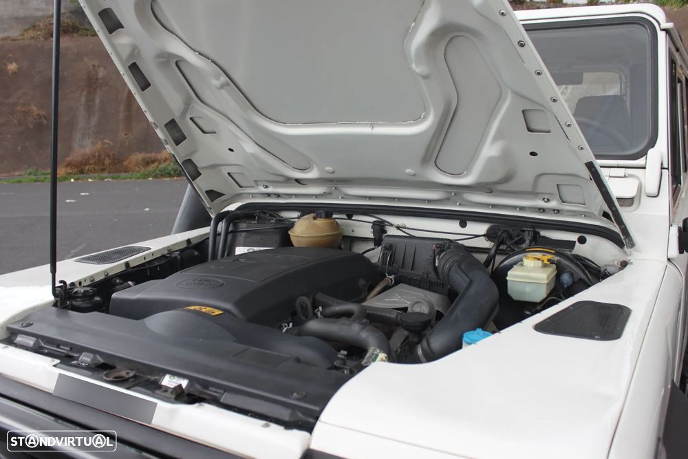 Land Rover Defender 110 2.5 TD5 Metal Top - 11