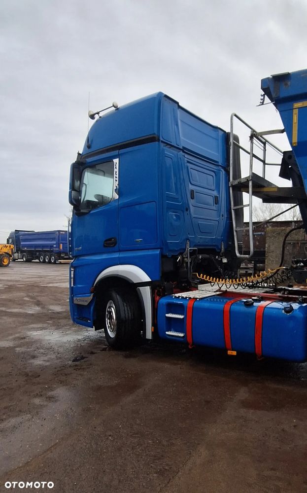 Mercedes-Benz ACTROS - 5