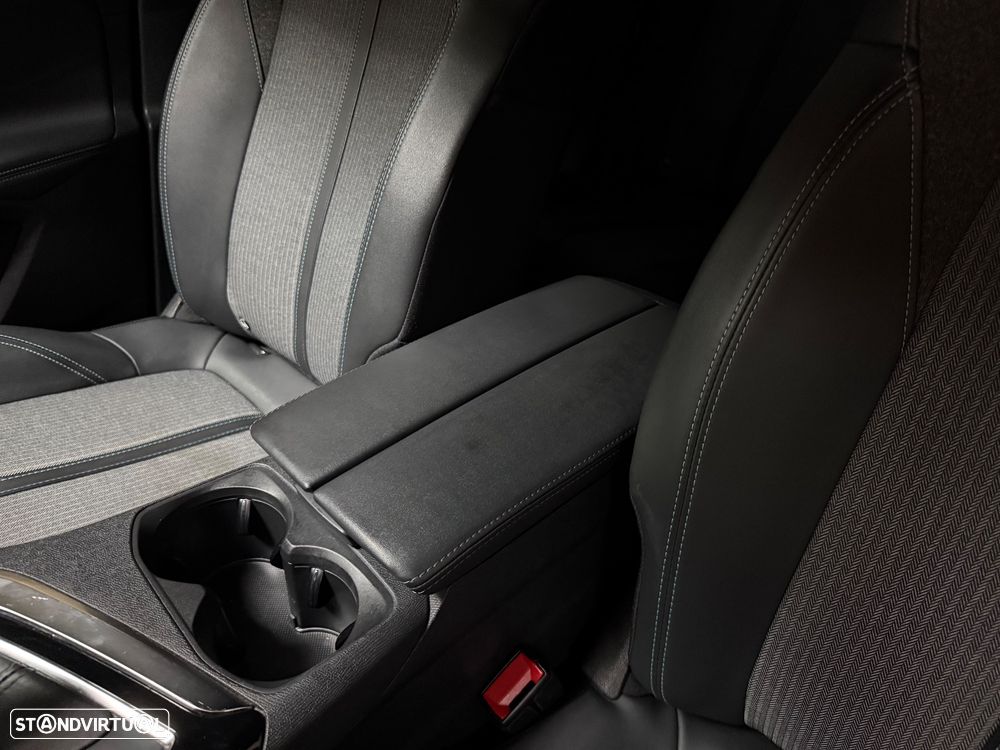 Peugeot 3008 PureTech 130 Stop & Start GPF Allure - 13