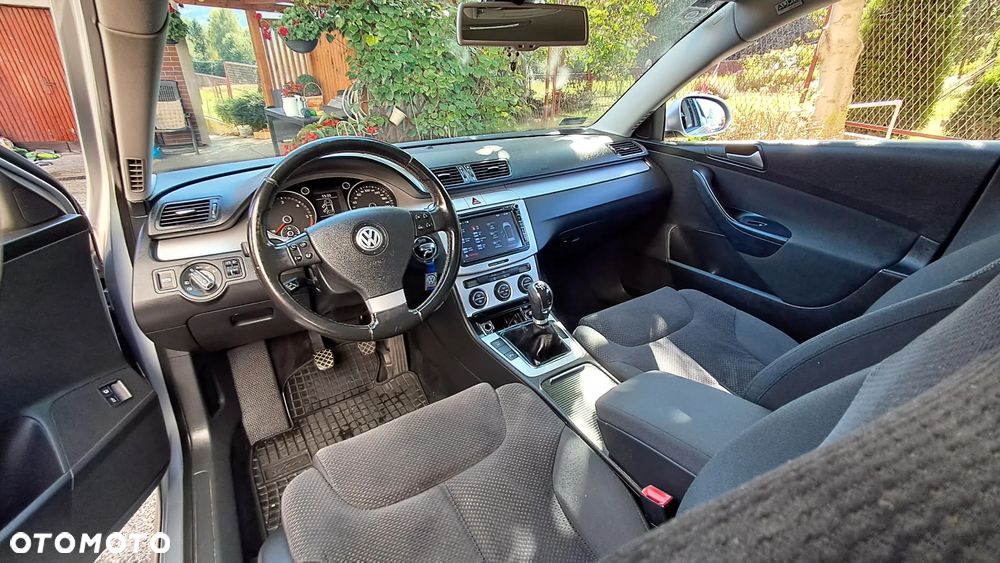 Volkswagen Passat 2.0 TDI DPF Comfortline - 8