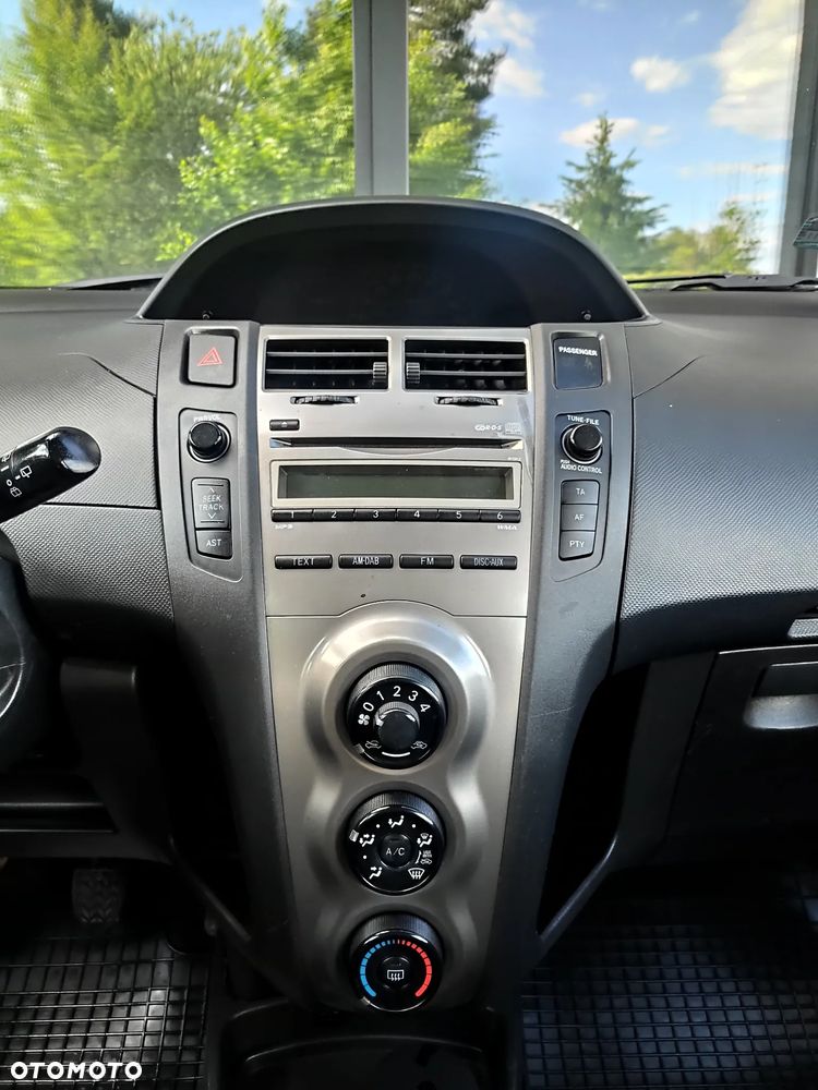Toyota Yaris 1.33 2010 - 12
