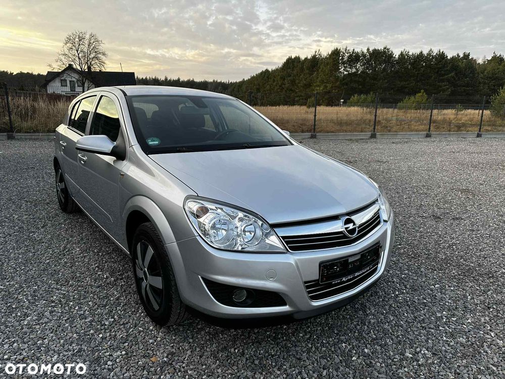 Opel Astra 1.6 NAVI - 24