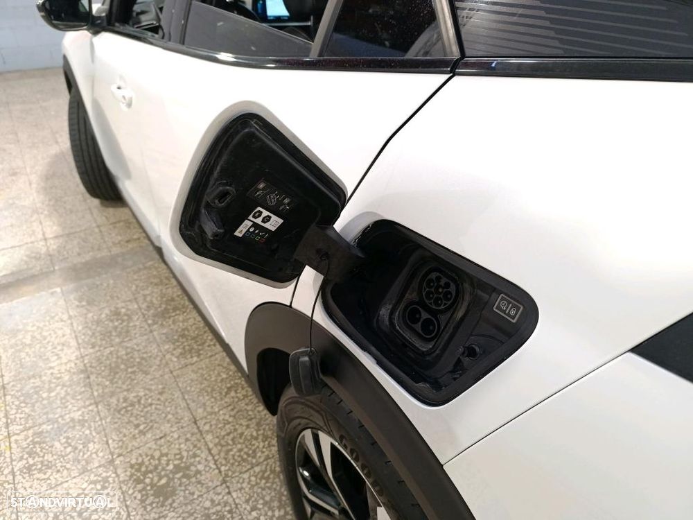 Peugeot e-2008 GT - 12