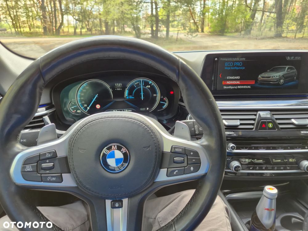 BMW Seria 5 520d Sport Line - 10