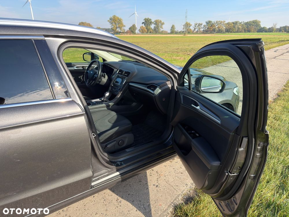 Ford Mondeo - 25