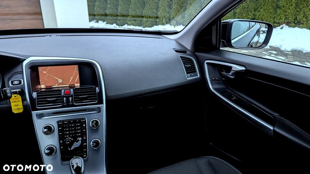 Volvo XC 60 D3 Geartronic Momentum - 9