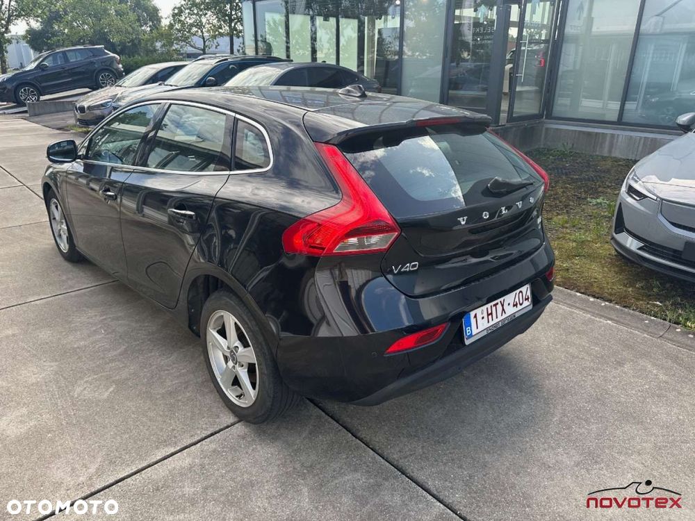 Volvo V40 D2 Momentum - 4
