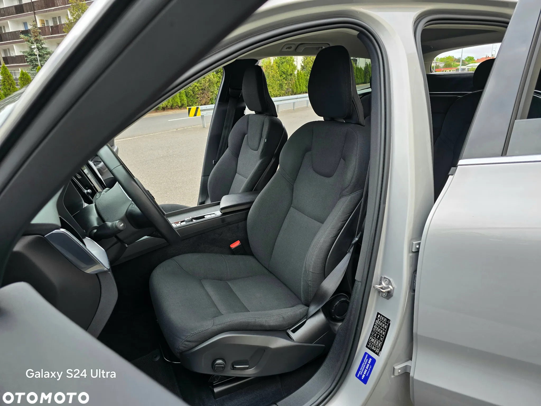 Volvo XC 60 B5 D AWD Momentum Pro - 16