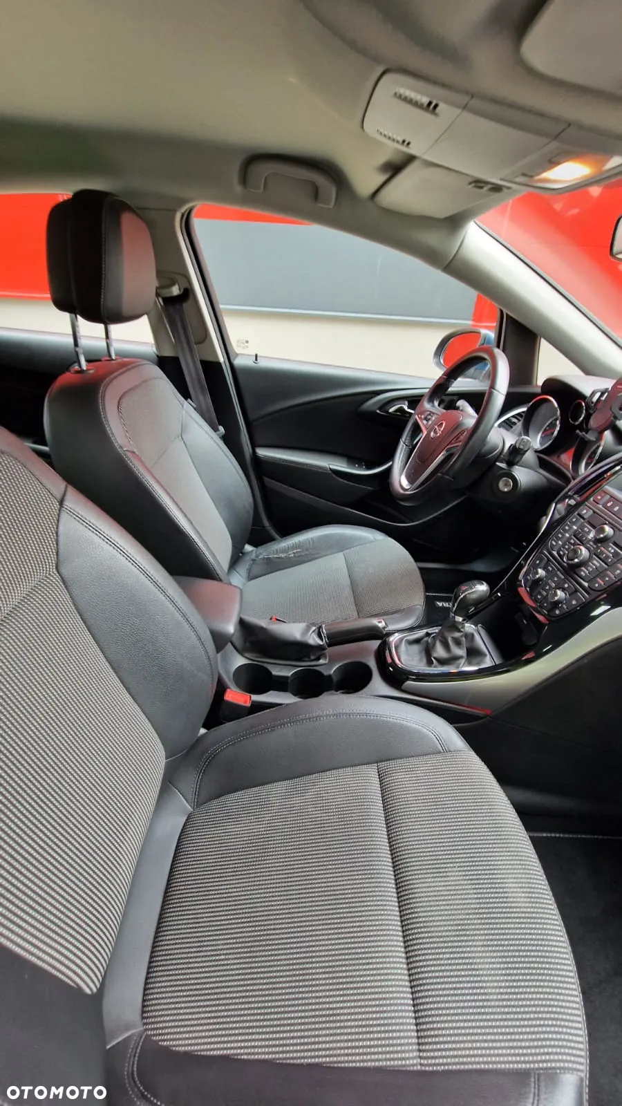 Opel Astra IV 1.4 T Cosmo - 14