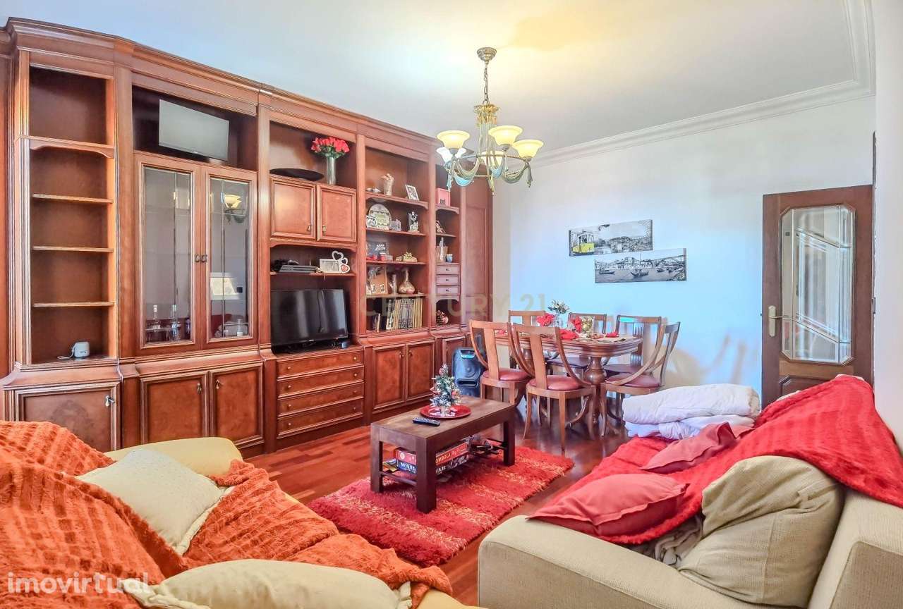 Apartamento T3 Duplex na Rua da Constituição | Próximo ao Marquês - Grande imagem: 4/27