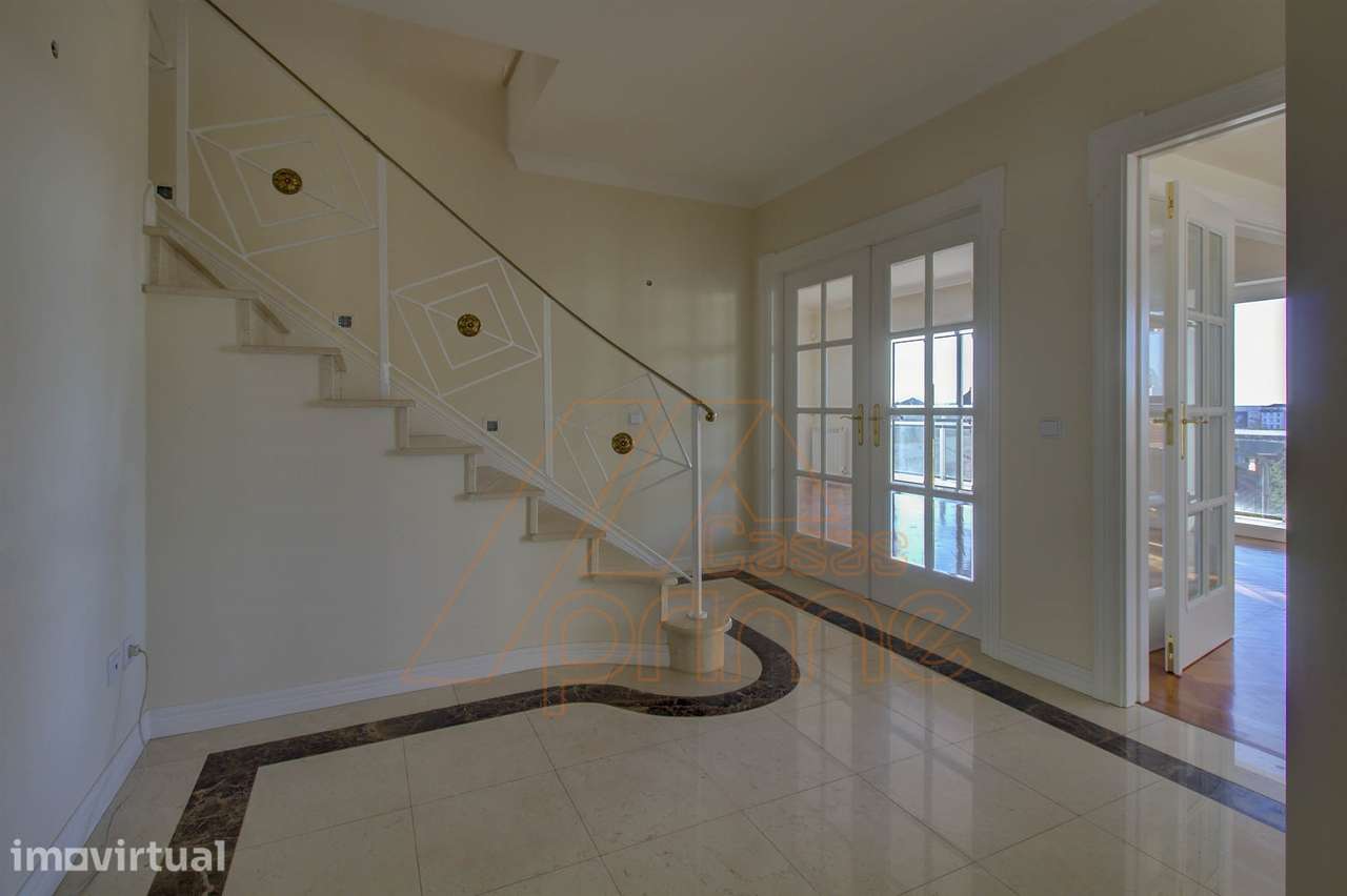 Apartamento T3 DUPLEX - Celas - Coimbra/Venda - Grande imagem: 2/31