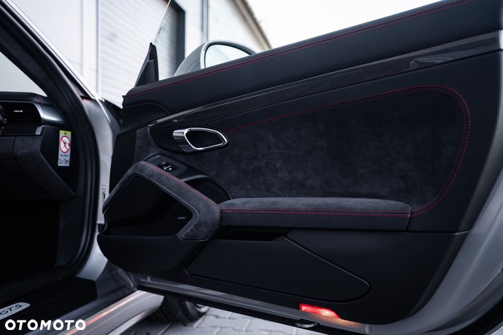 Porsche 911 Carrera 4 GTS PDK - 28