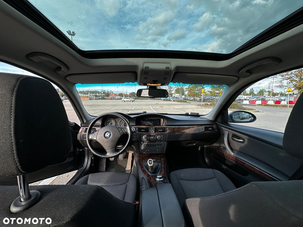 BMW Seria 3 318d - 14