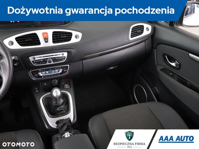 Renault Grand Scenic - 10